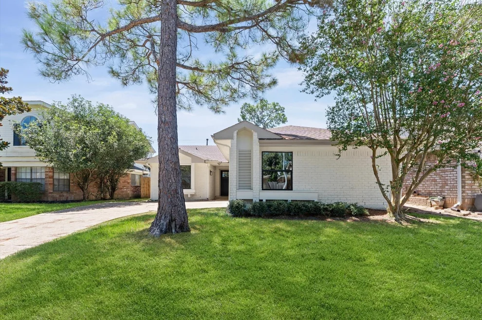 Unit for sale at 12823 Ashford Hills Drive Drive, Houston, TX 77077