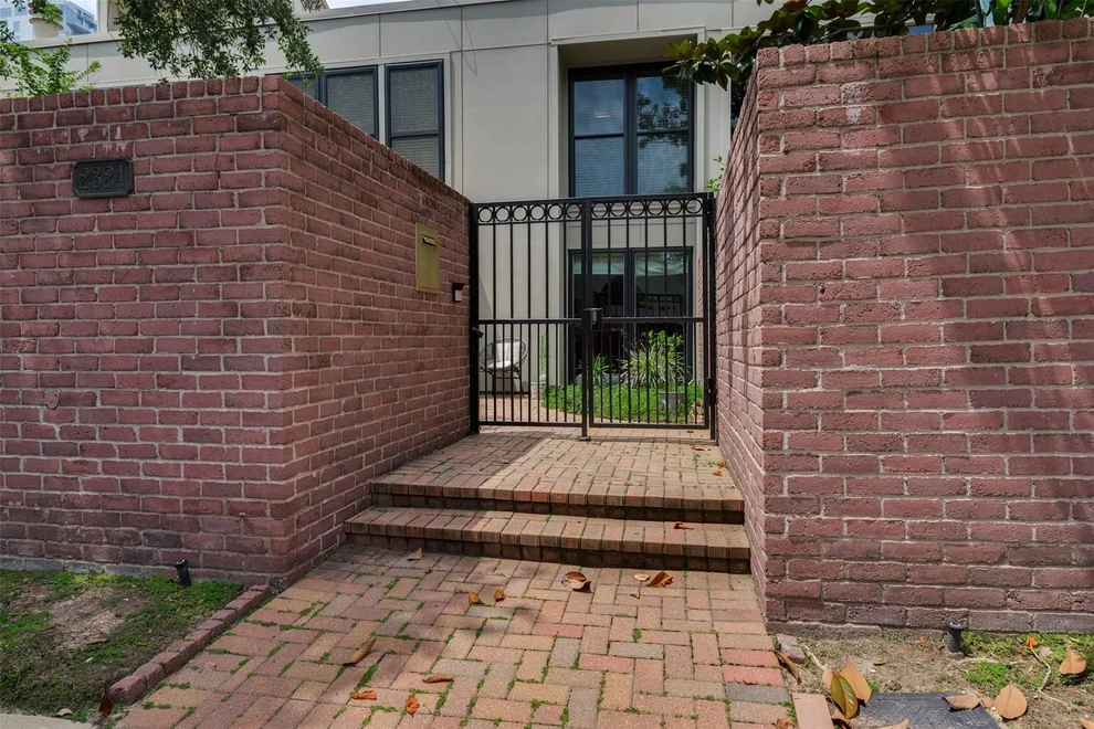 Unit for sale at 2324 Steel Street, Houston, TX 77098