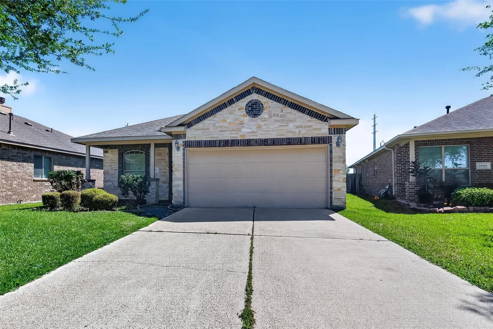 Unit for sale at 5950 Carpenters Hollow Court, Houston, TX 77049