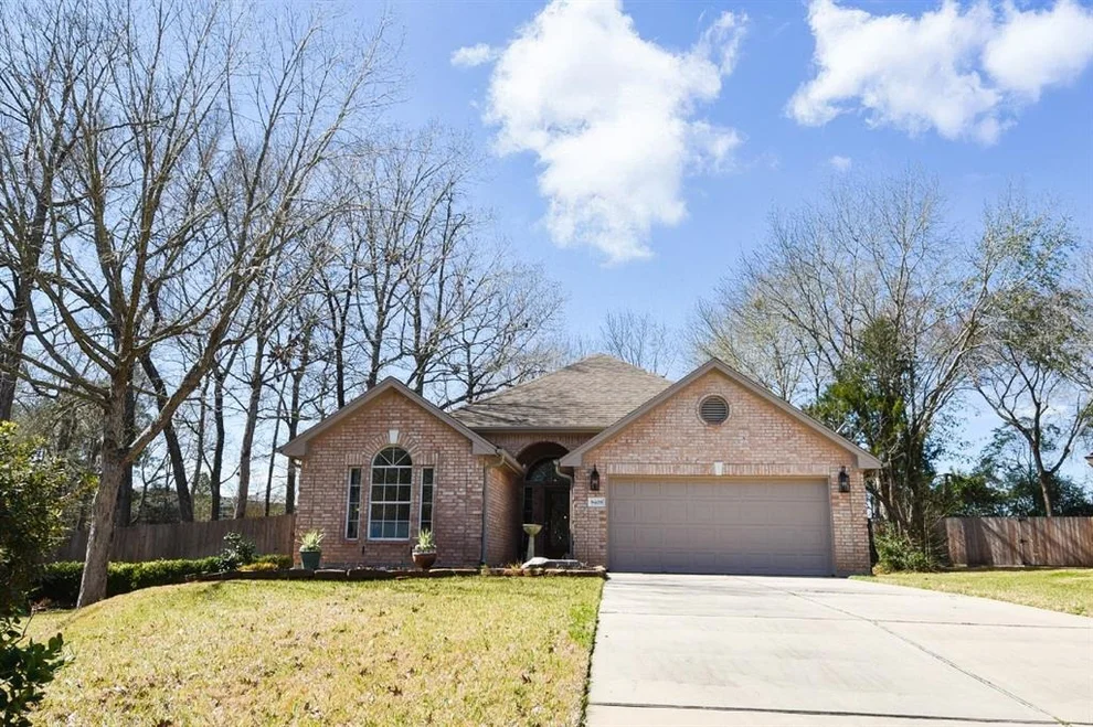 Unit for sale at 9408 Parkside Circle, Willis, TX 77318