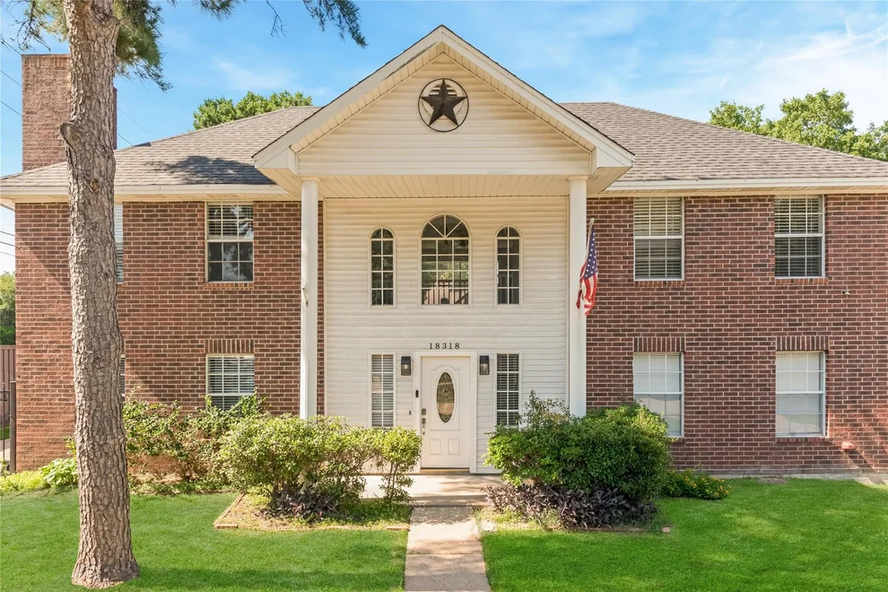 Unit for sale at 18318 Oakhampton Drive, Houston, TX 77084