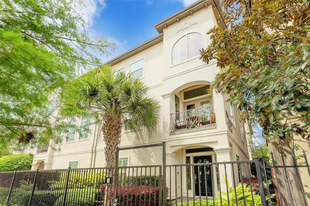 Unit for sale at 2810 Helena Street, Houston, TX 77006