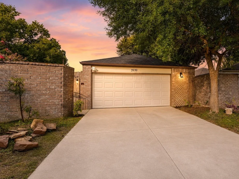 Unit for sale at 3930 Todwick Lane, Houston, TX 77082