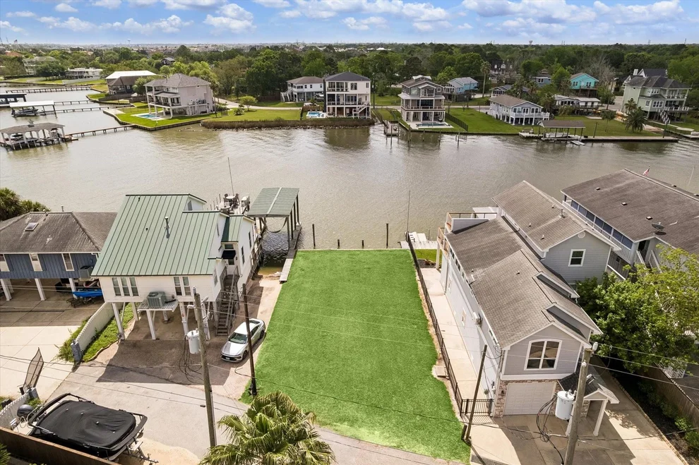Unit for sale at 2112 Fenwood Street, Kemah, TX 77565