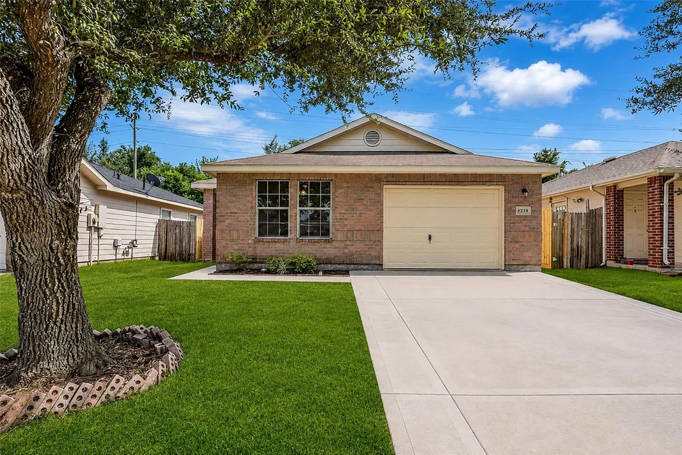 Unit for sale at 5239 Roth Forest Lane, Spring, TX 77389