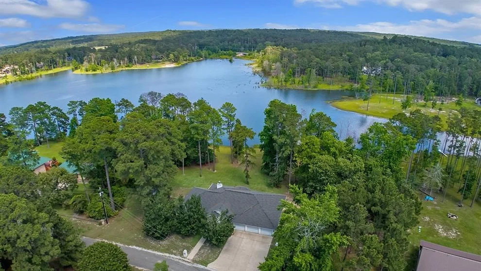 Unit for sale at 627 Shoreline Drive, Brookeland, TX 75931