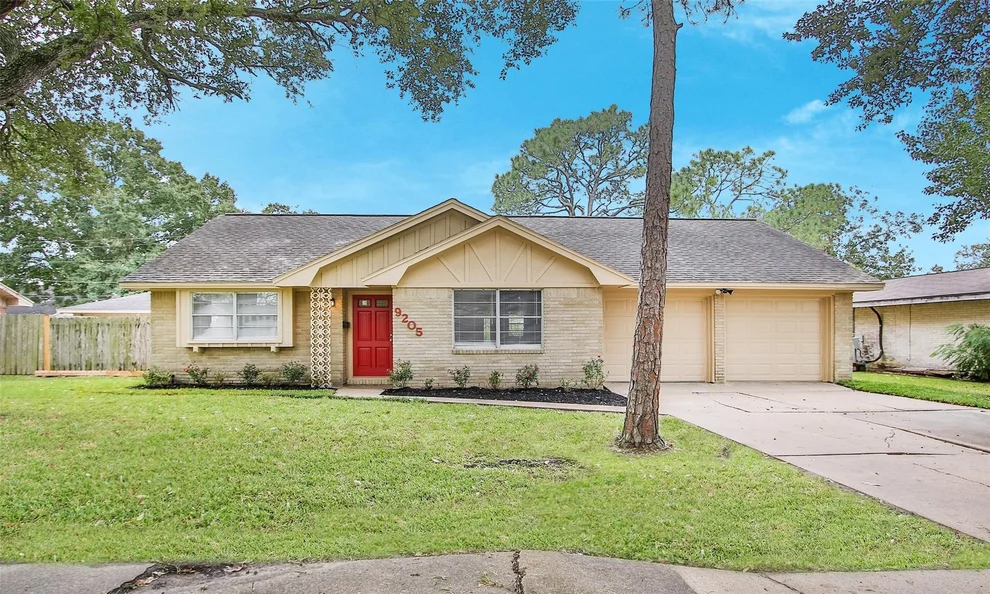Unit for sale at 9205 Vicksburg Avenue, Texas City, TX 77591
