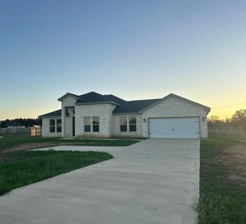 Unit for sale at 100 W Medium Meadow Drive, Lytle, TX 78052