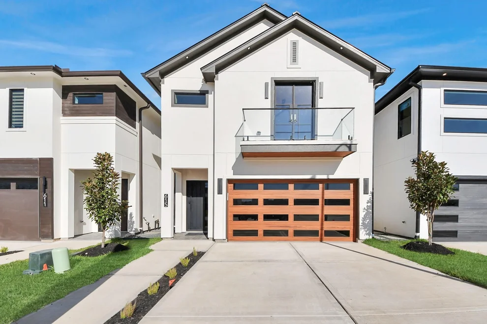 Unit for sale at 615 Rolling Oaks, Stafford, TX 77477