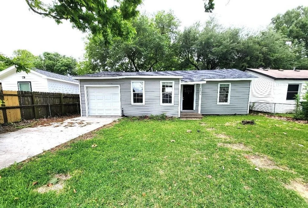 Unit for sale at 6614 Park Avenue, Texas City, TX 77591