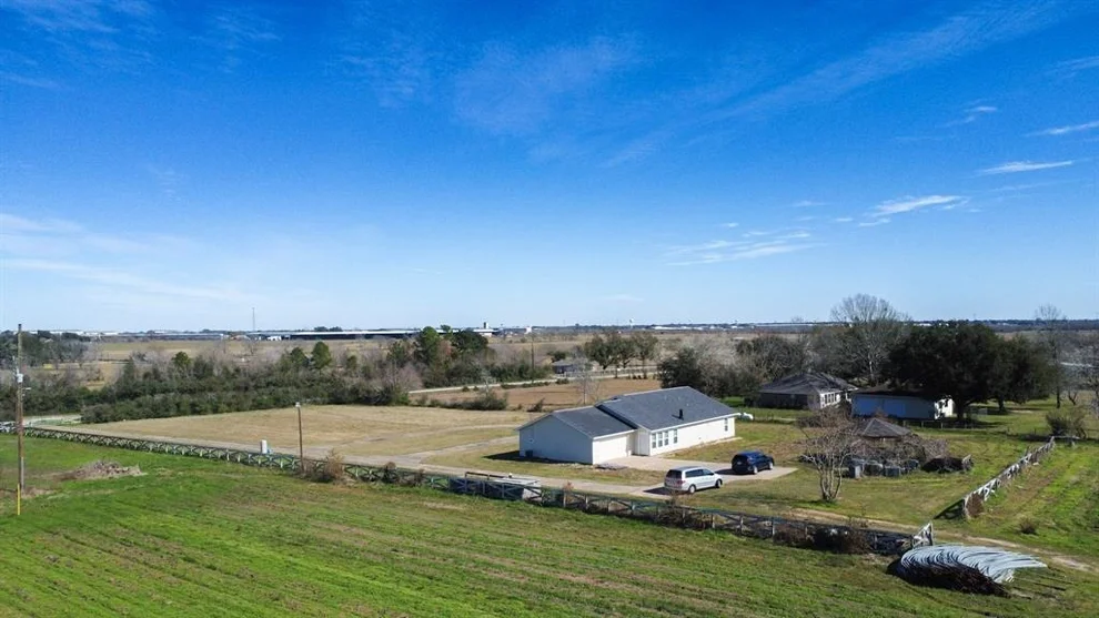 Unit for sale at 34211 Brumlow Road, Waller, TX 77484
