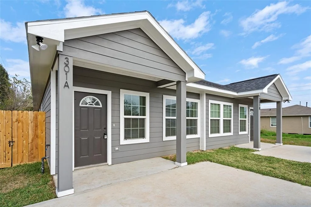 Unit for sale at 301 Owens Street, Houston, TX 77029