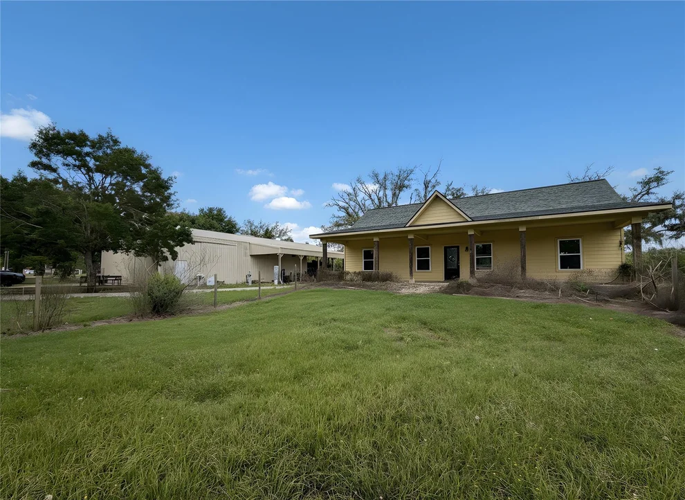 Unit for sale at 4680 County Road 611, Angleton, TX 77515