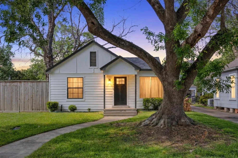 Unit for sale at 2538 Southgate Boulevard, Houston, TX 77030