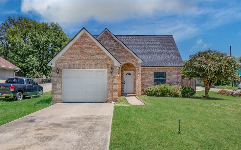 Unit for sale at 531 S 2nd Street, La Porte, TX 77571