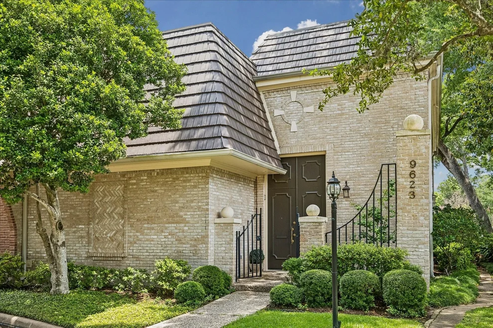 Unit for sale at 9623 Longmont Drive, Houston, TX 77063