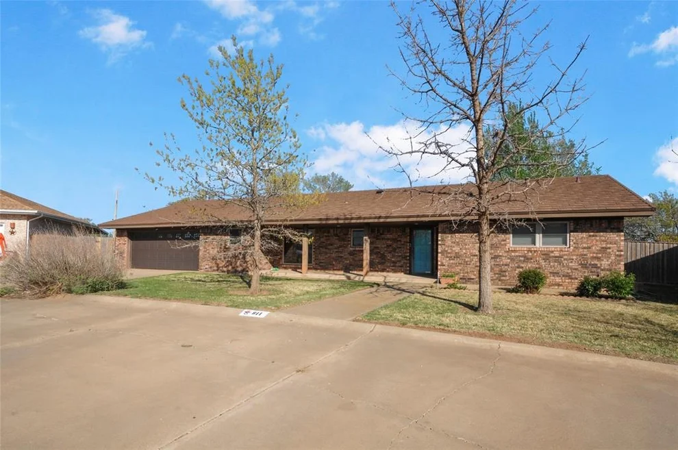 Unit for sale at 811 Sherwood Lane, Bovina, TX 79009
