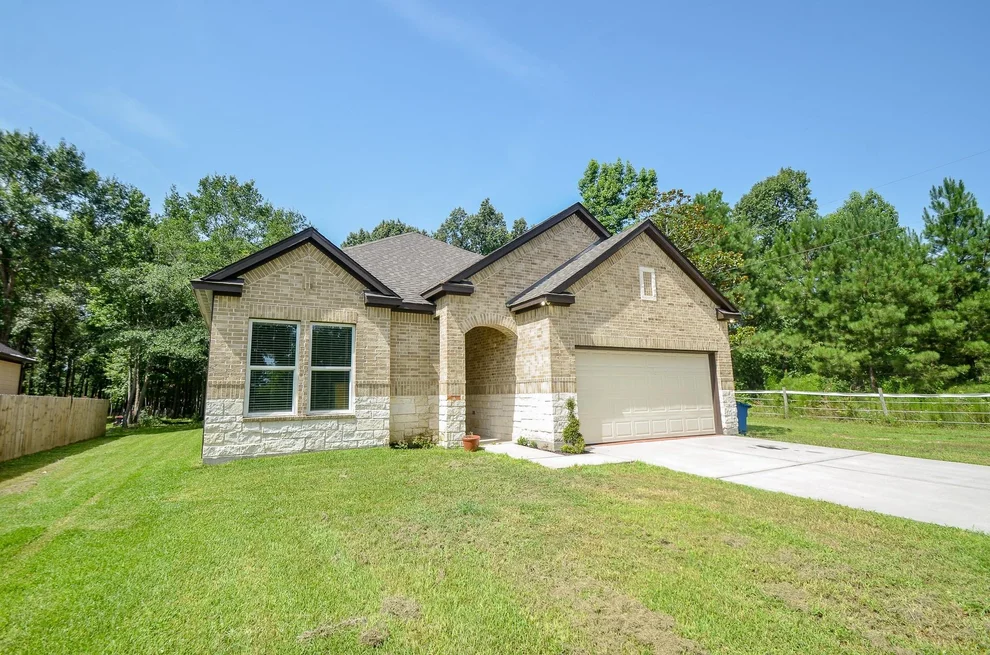 Unit for sale at 12987 Highway 105, Cleveland, TX 77327