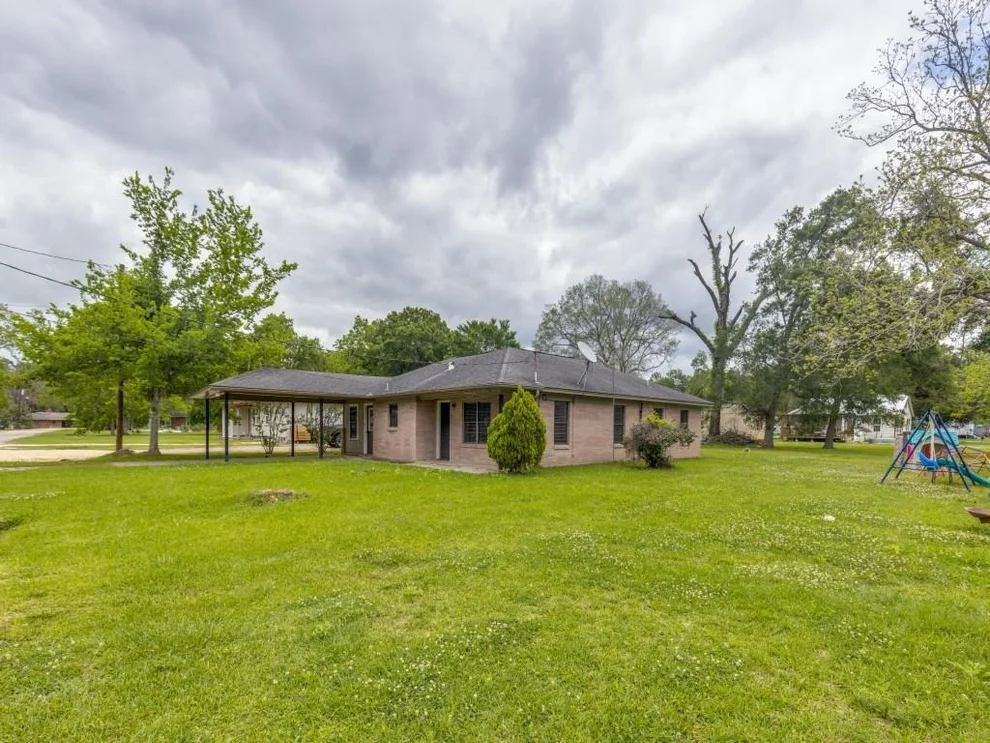 Unit for sale at 308 Gibbs Street, Devers, TX 77538