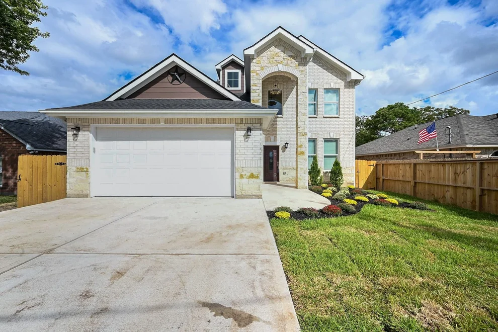 Unit for sale at 709 Avenue G Street, South Houston, TX 77587