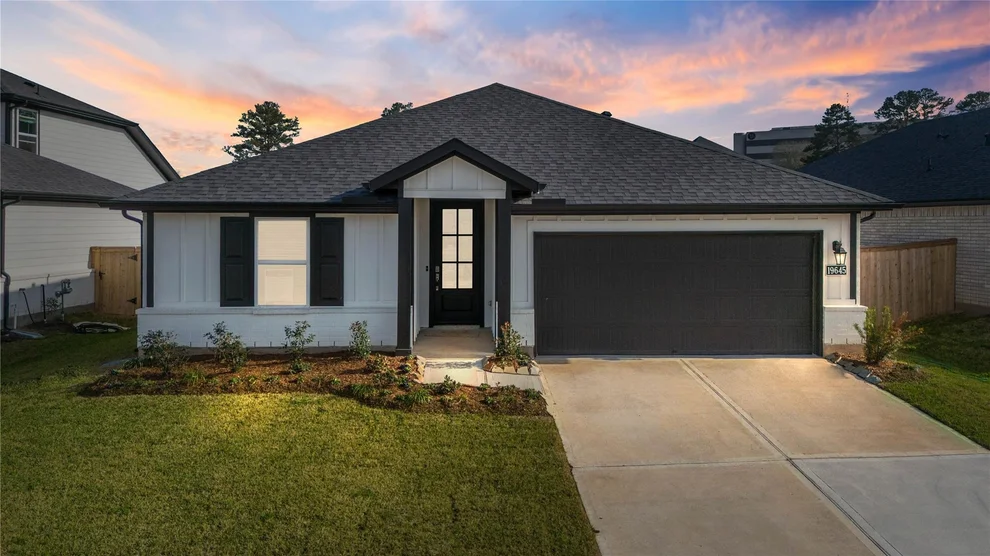 Unit for sale at 19645 Montgomery Ridge Way, Montgomery, TX 77316