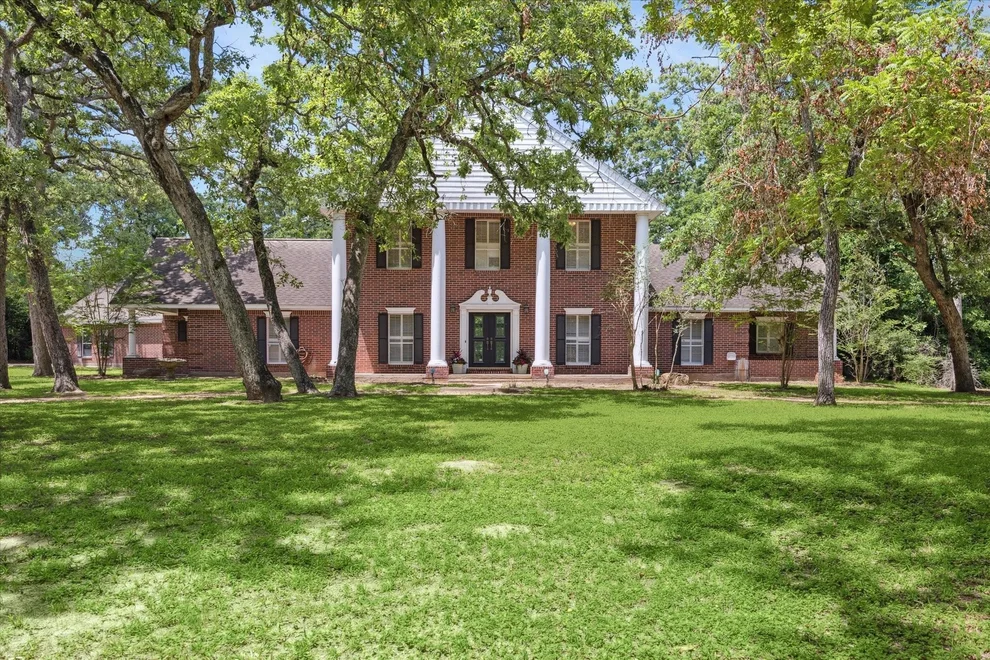Unit for sale at 491 Oak Forest Road, Bellville, TX 77418