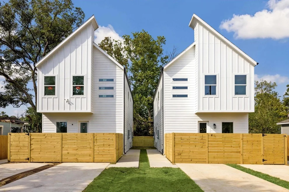 Unit for sale at 9435 Pembrook, Houston, TX 77003