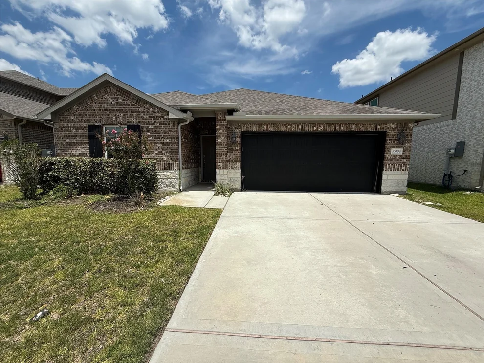 Unit for sale at 10008 Deussen Lane, Texas City, TX 77591