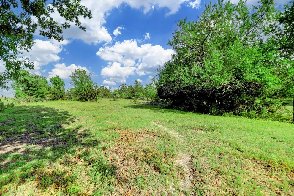 Unit for sale at 7198 Cr 208, Navasota, TX 77868