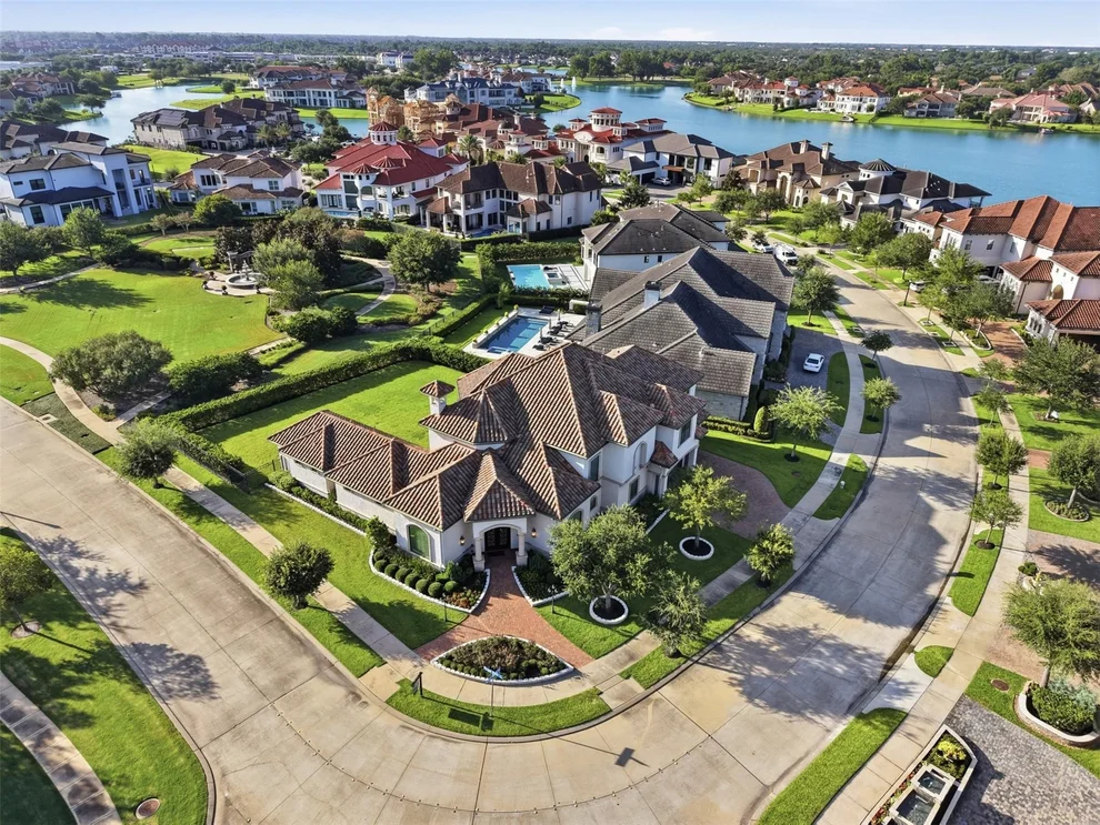 Unit for sale at 7 Haven Shore Lane, Sugar Land, TX 77479