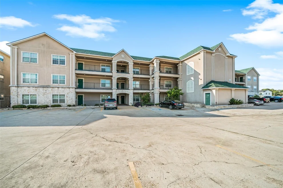 Unit for sale at 7037 Kingston Cove, Willis, TX 77318
