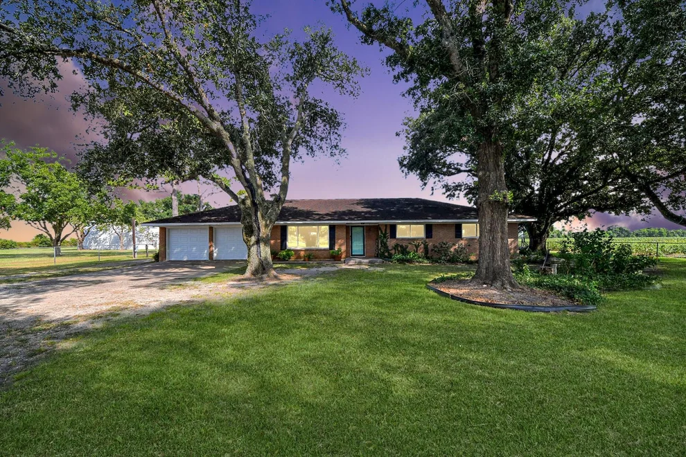 Unit for sale at 6515 Williams School Road Road, Needville, TX 77461