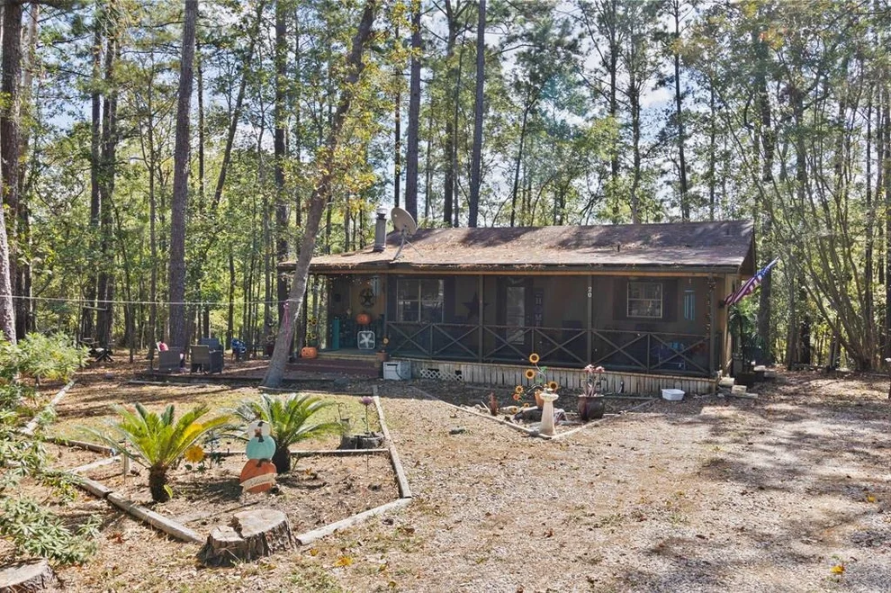 Unit for sale at 20 Cherry Hill Drive, Coldspring, TX 77331
