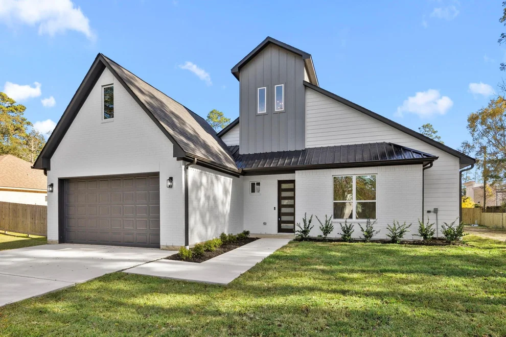 Unit for sale at 32410 Westwood Square East Dr, Magnolia, TX 77354