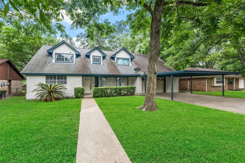 Unit for sale at 1013 Stevens Avenue, Conroe, TX 77301