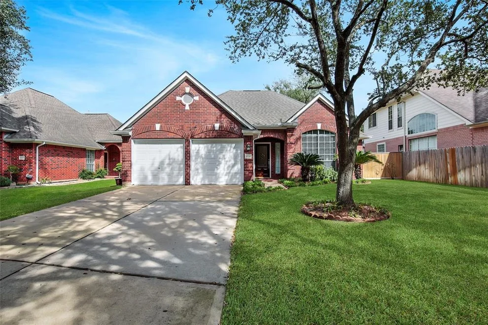 Unit for sale at 15510 Truslow Point Lane, Sugar Land, TX 77478