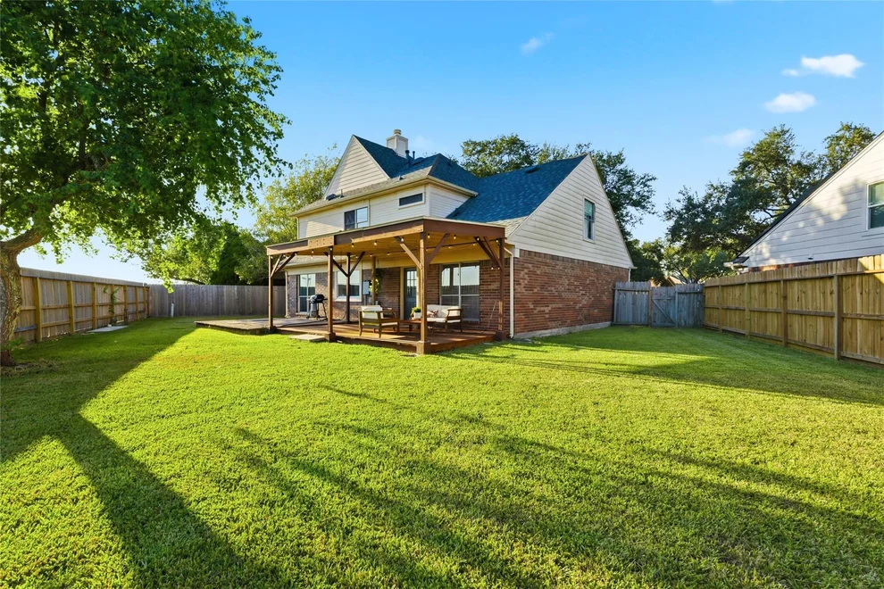 Unit for sale at 4015 Cedarwood Drive, Pearland, TX 77584