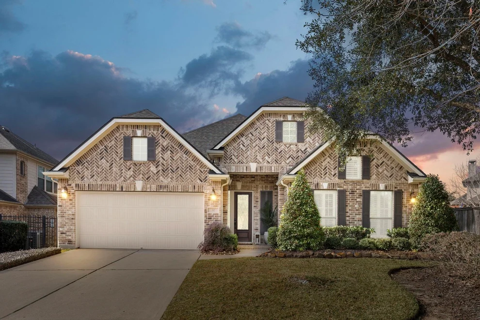 Unit for sale at 30 Vershire Circle, Magnolia, TX 77354