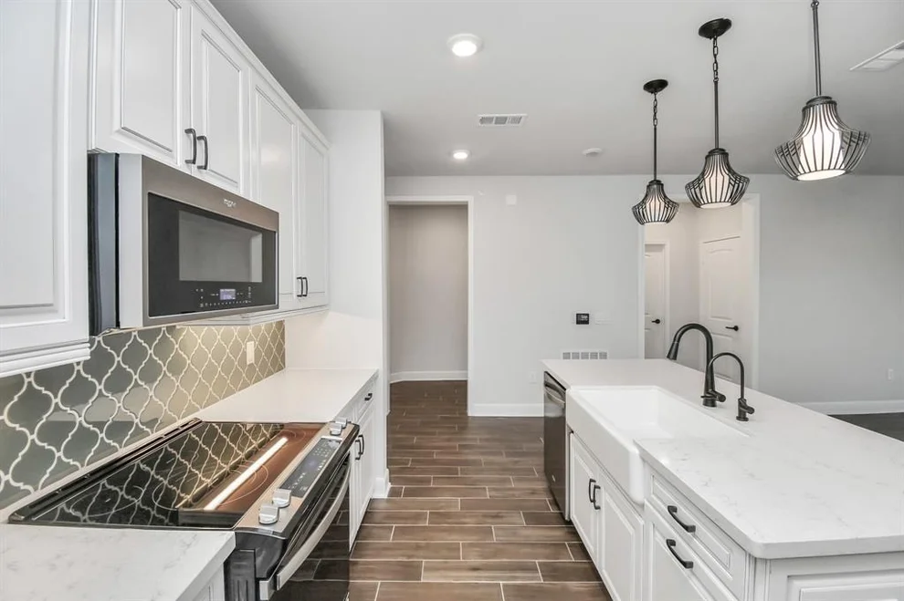 Unit for sale at 6804 Westview Drive, Houston, TX 77055
