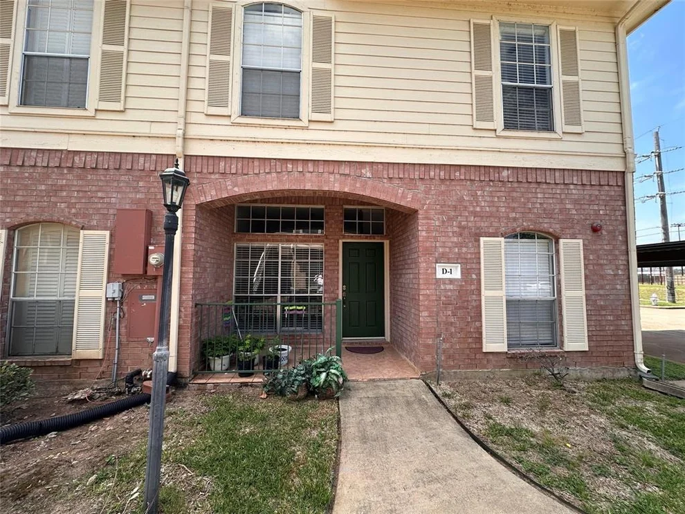 Unit for sale at 2710 Grants Lake Boulevard, Sugar Land, TX 77479