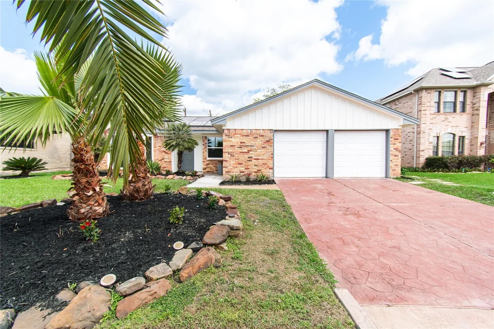 Unit for sale at 3906 Knotty Oaks Trail, Houston, TX 77045