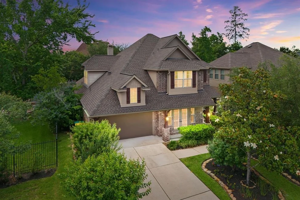 Unit for sale at 6 Red Wagon Drive, The Woodlands, TX 77389