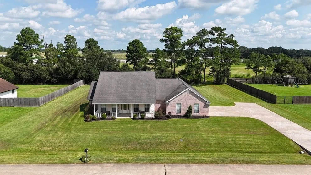 Unit for sale at 544 Meadow Lane, Winnie, TX 77665