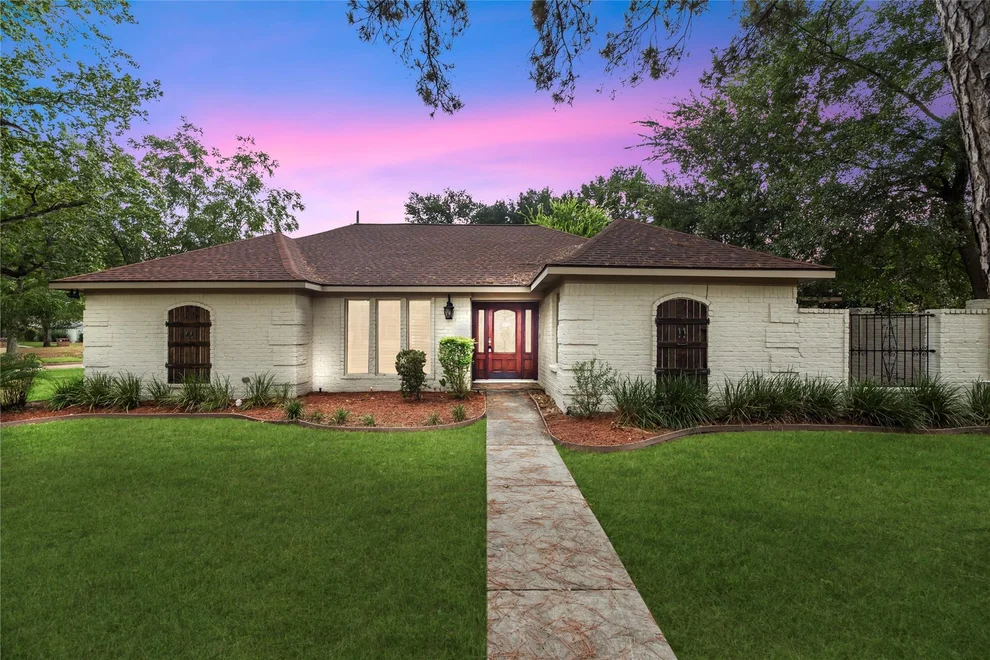 Unit for sale at 5903 Echo Lake Lane, Houston, TX 77069