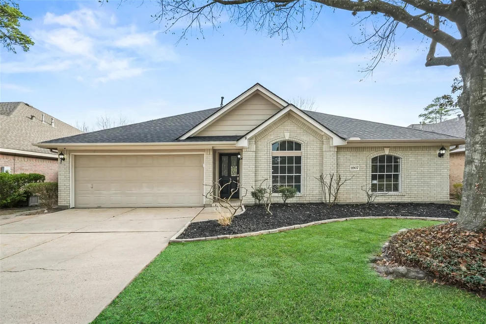 Unit for sale at 11907 Lakewood Trail, Tomball, TX 77377