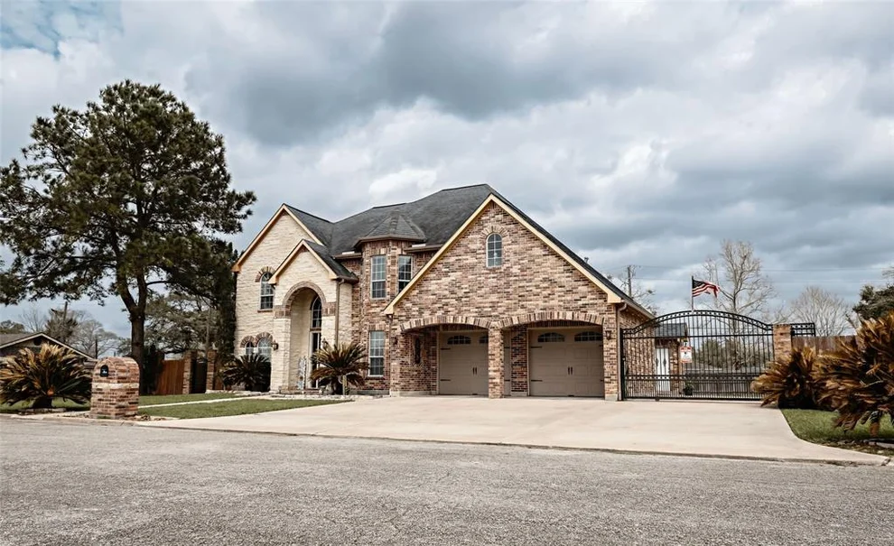 Unit for sale at 2511 Maple Street, Liberty, TX 77575