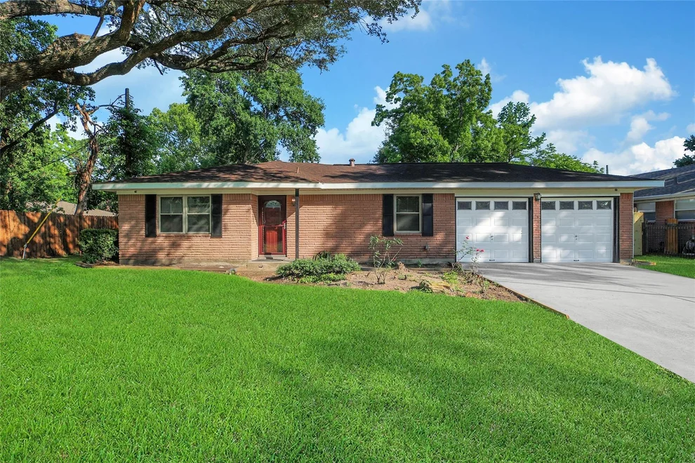 Unit for sale at 1711 Pecan Lane, Stafford, TX 77477