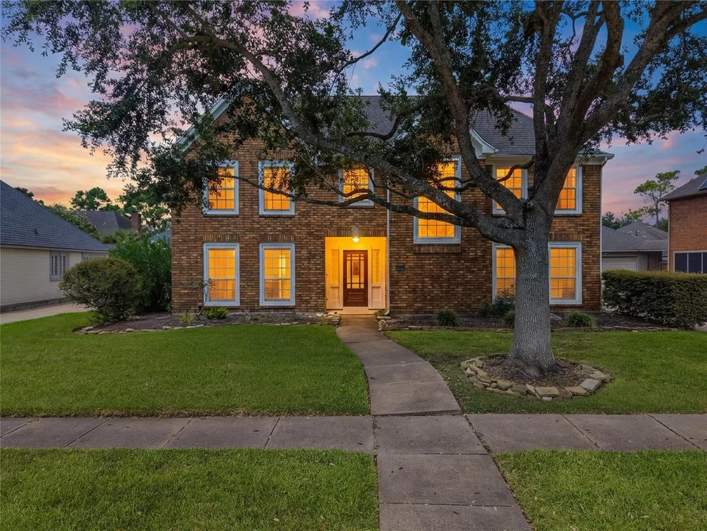 Unit for sale at 2104 Bay Hill Drive, League City, TX 77573