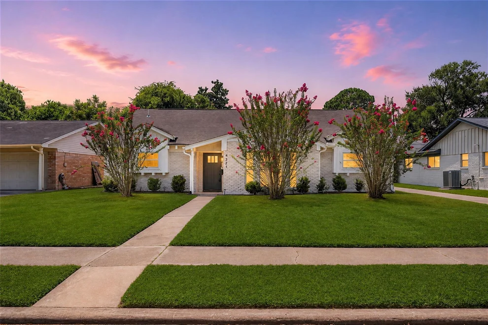 Unit for sale at 4321 Kingfisher Drive, Houston, TX 77035