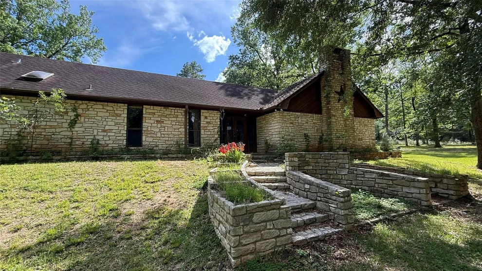Unit for sale at 246 Rosanky, Livingston, TX 77351